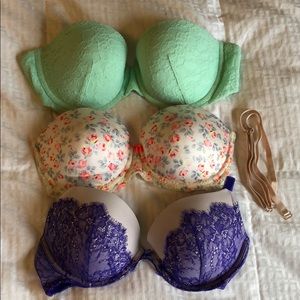 VS BRA BUNDLE ❤️ 36C Victoria’s Secret bras.